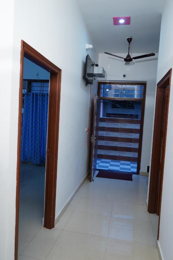 Bed & Breakfast Roop Niwas *