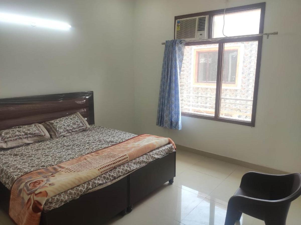 Bed & Breakfast Roop Niwas